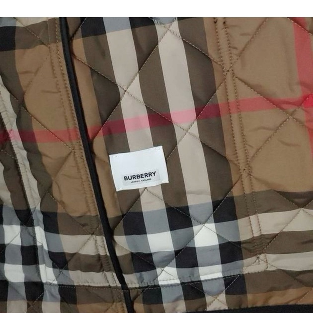 New! Burberry Black  Quilted Jacket - Picture 5 of 6